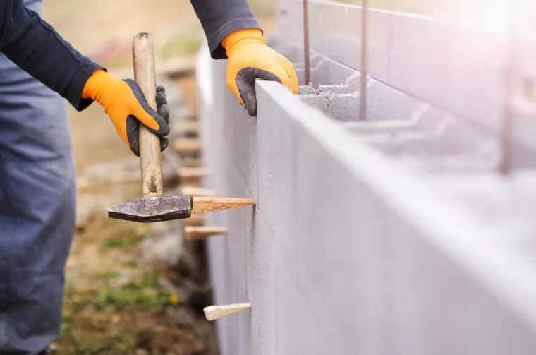 Construire un mur mitoyen en respectant les normes en vigueur, La Seyne-sur-Mer, BC Créations