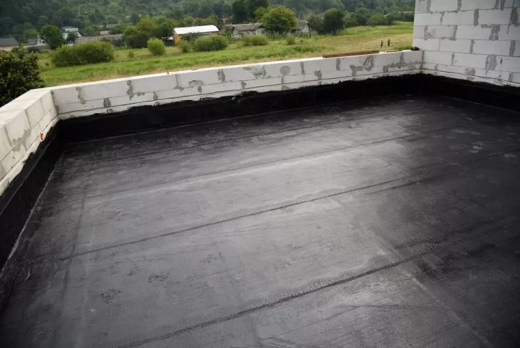 Faire l'étanchéité d'un toit-terrasse dans une maison familiale, La Seyne-sur-Mer, BC Créations